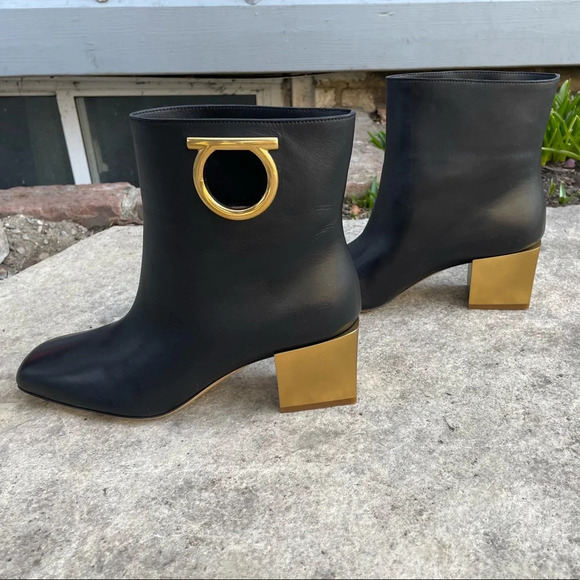 Salvatore Ferragamo Albiano Ankle  Boots In Black, size 6C - Picture 11 of 16